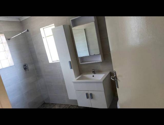 2 BEDROOM PROPERTY TO RENT IN RANDBURG CENTRAL